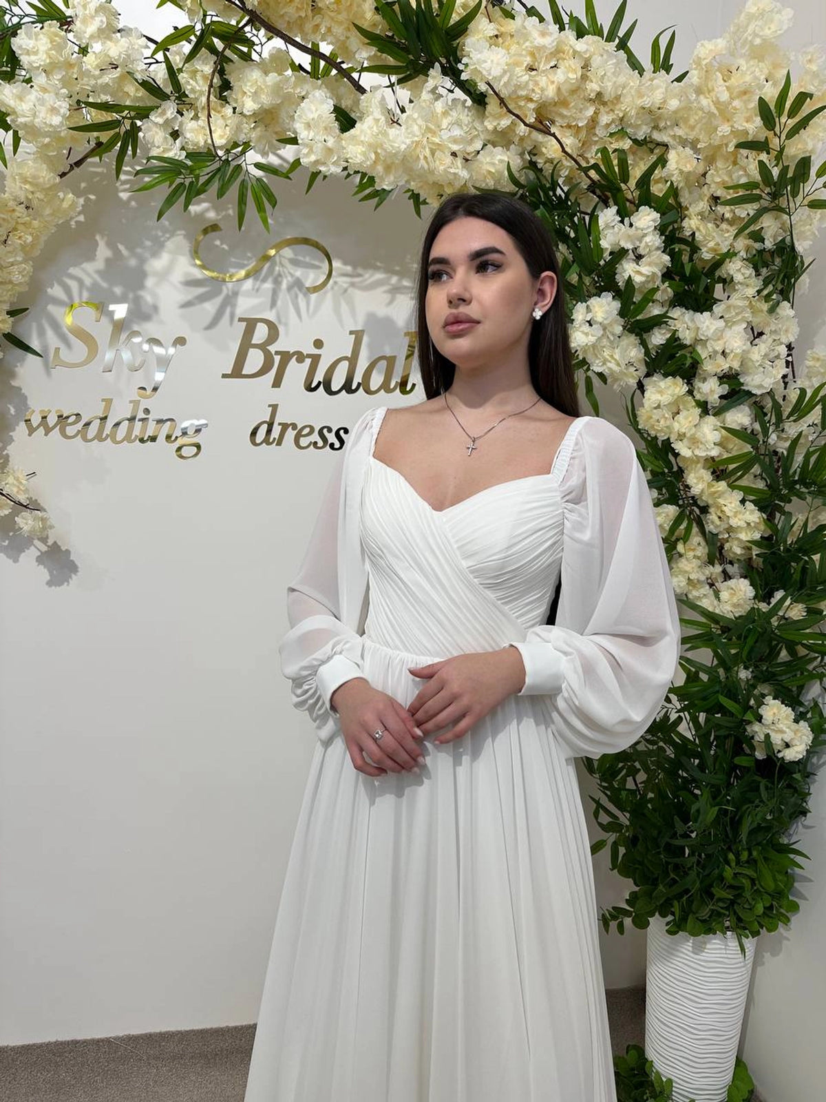 Minimalist Wedding Dress | Elegant Bride Gown | Sophisticated and Timeless Bridal Attire