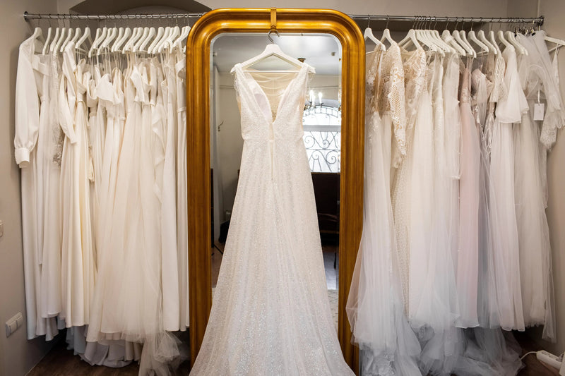 Minimalism or Royal Glamour: What Do Modern Brides Really Want?
