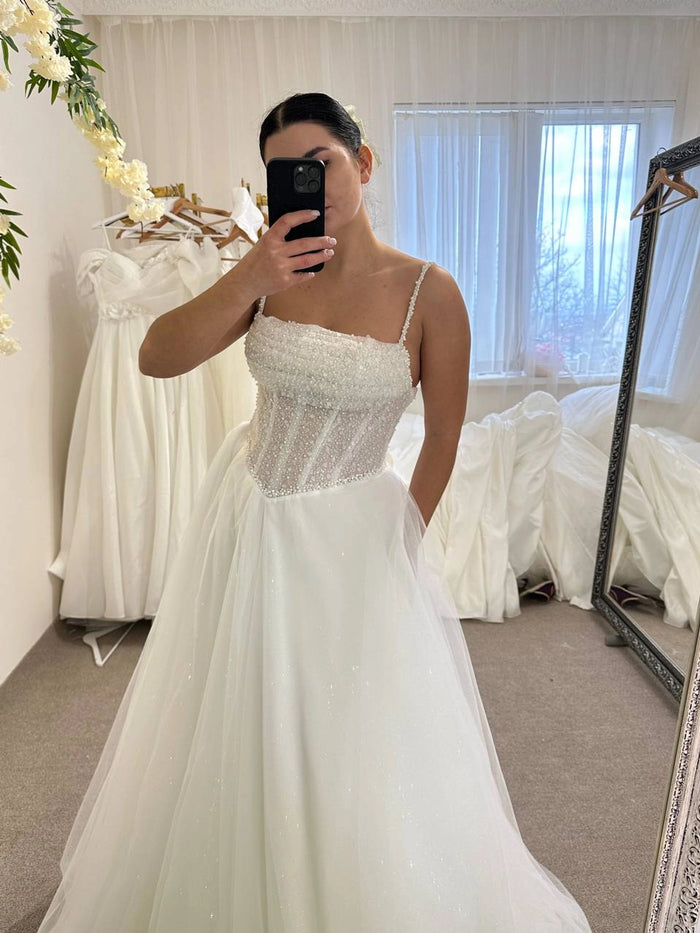 A-Line Wedding Dress with Corset | Tulle Skirt & Exquisite Decor | Elegant Bridal Gown for Ceremony