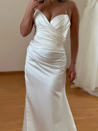 Ivory Wedding Dress in Pure Silk | Elegant Handmade Bridal Gown