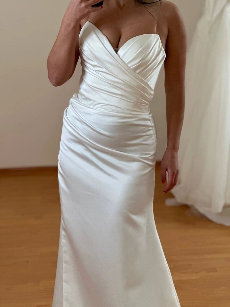 Ivory Wedding Dress in Pure Silk | Elegant Handmade Bridal Gown