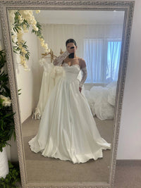 Luxury Satin and Lace Wedding Dress | Corset Gown with Lace-Up Back | Detachable Sleeves & Full Skirt with Train