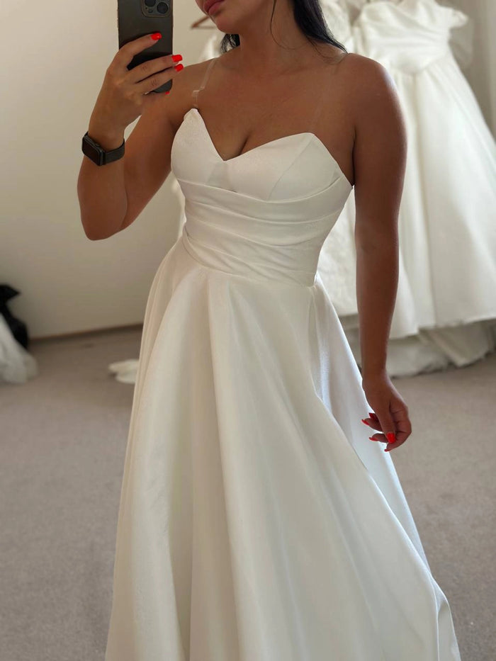 Ivory Wedding Dress | Classic Vintage Bride Gown | Elegant Romantic Bridal Dress