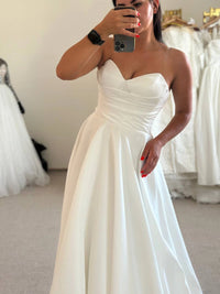 Ivory Wedding Dress | Classic Vintage Bride Gown | Elegant Romantic Bridal Dress