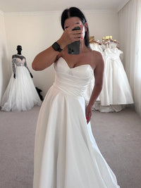 Ivory Wedding Dress | Classic Vintage Bride Gown | Elegant Romantic Bridal Dress