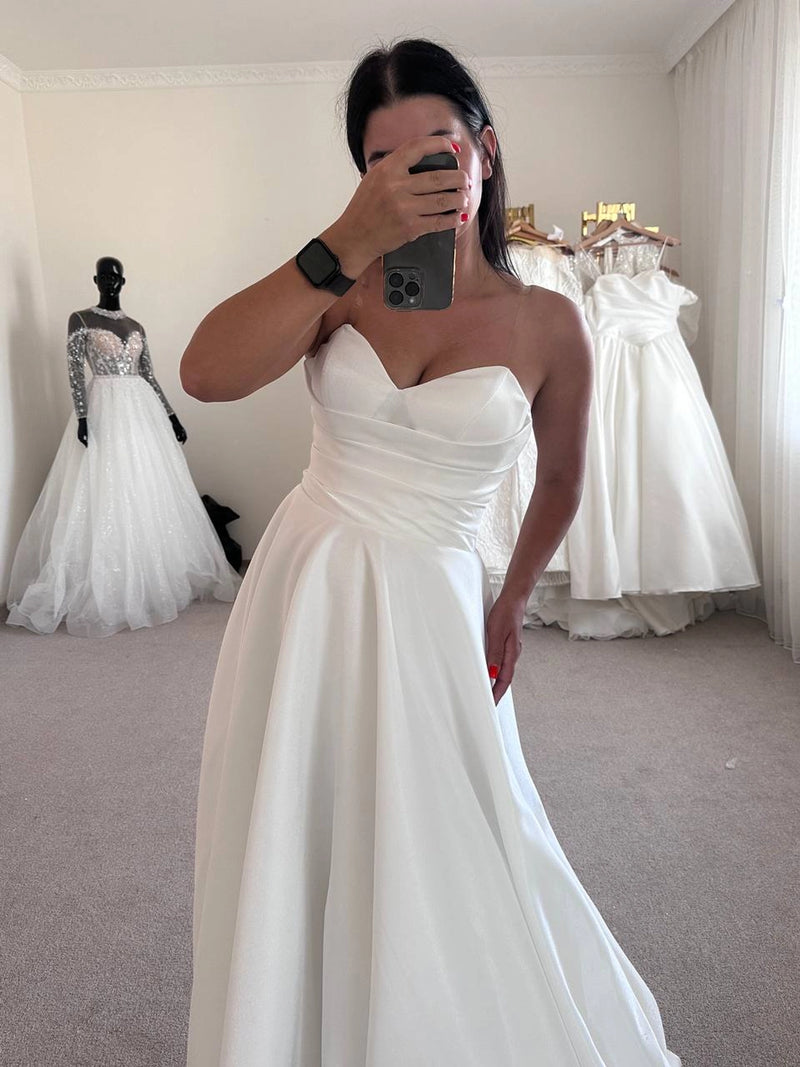 Ivory Wedding Dress | Classic Vintage Bride Gown | Elegant Romantic Bridal Dress