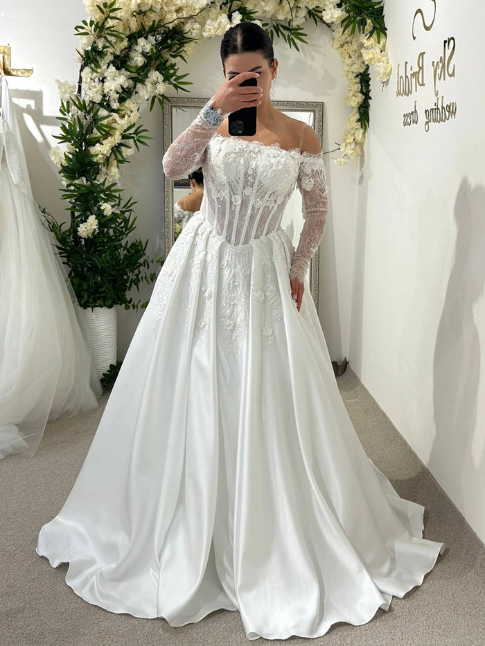 Chantilly Evening Dress with Beaded Corset & Satin Skirt | 3D Floral Pleated Gown | Elegant Occasion Wear