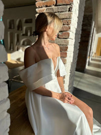 Architectural Wedding Dress with Draped Collar | Voluminous Skirt | Deep Neckline Bodice