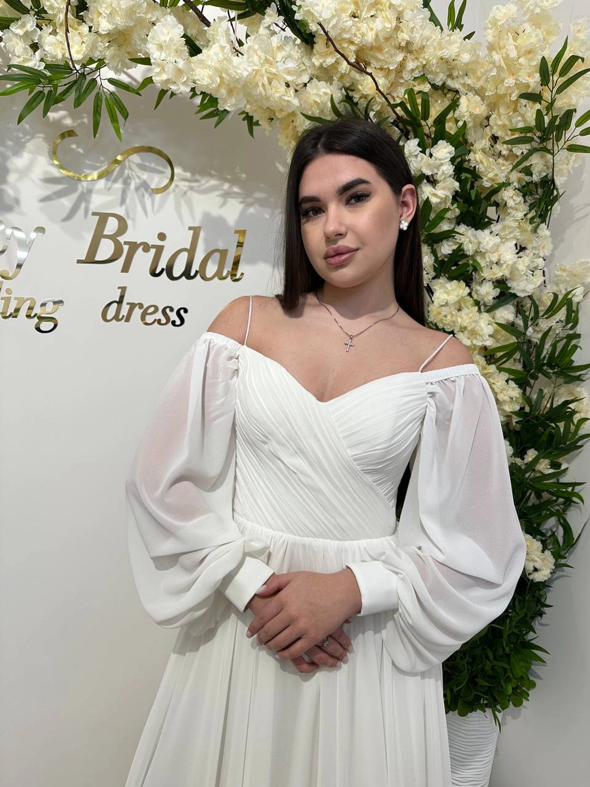 Minimalist Wedding Dress | Elegant Bride Gown | Sophisticated and Timeless Bridal Attire