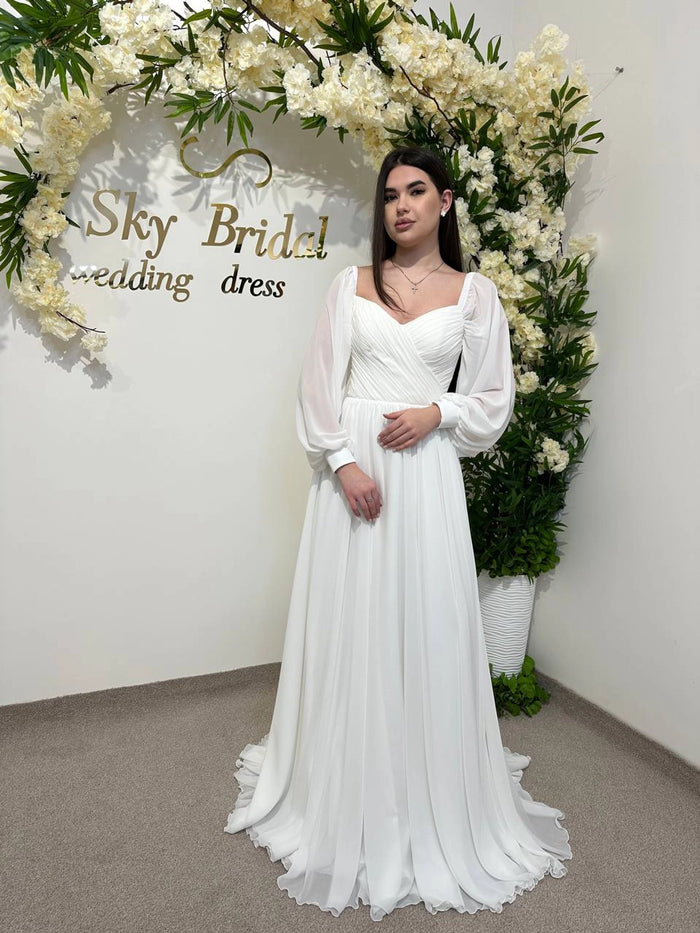 Minimalist Wedding Dress | Elegant Bride Gown | Sophisticated and Timeless Bridal Attire