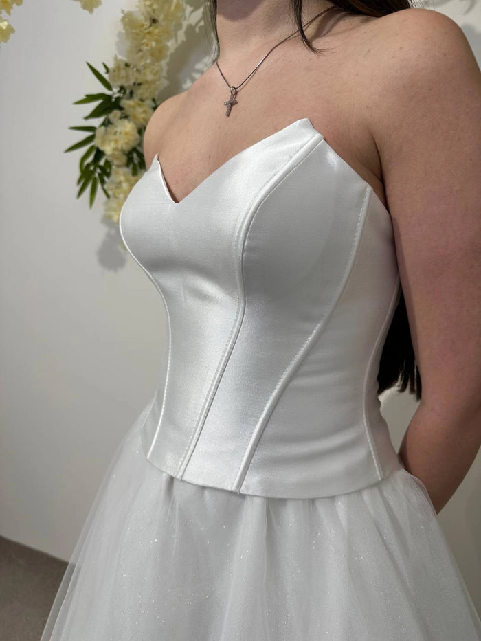 Wedding Corset in Mikado Fabric | Pulled-Back Detail | Stitched Seam Bridal Top | Elegant Wedding Attire